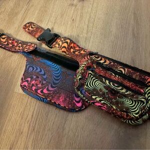 UV reactive festival belt